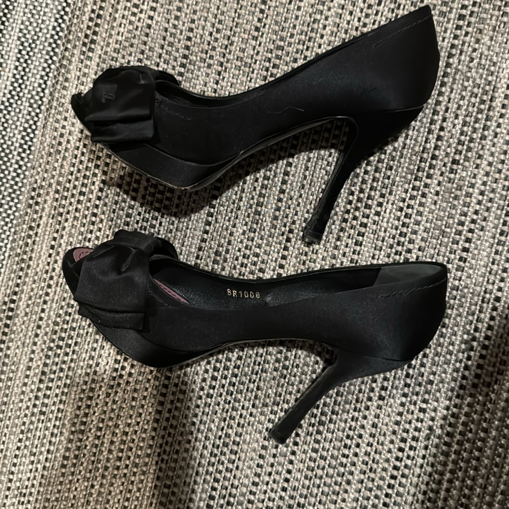 Louis Vuitton satin open toe heels on platform - Picture 11 of 16